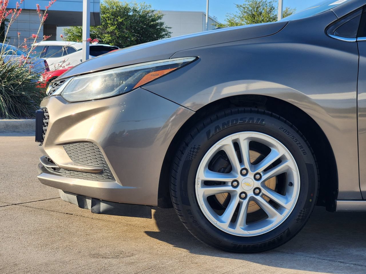 Used 2017 Chevrolet Cruze LT w/ Sun And Sound Package FWD image 8