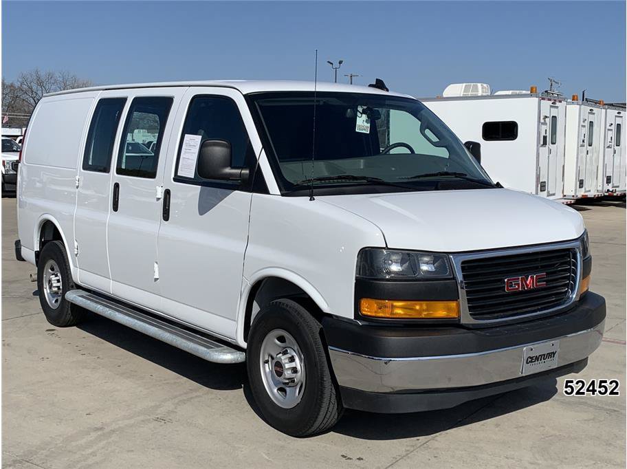 Used 2024 GMC Savana 2500 w/ Driver Convenience Package image 3