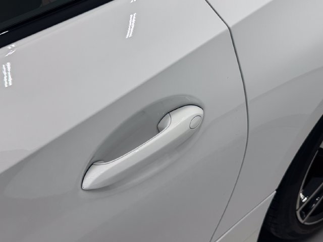Used 2025 BMW Z4 M40i w/ Premium Package RWD image 10