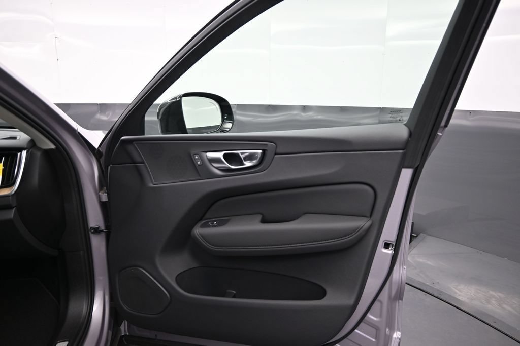 New 2026 Volvo XC60 B5 Core w/ Climate Package AWD/4WD image 28