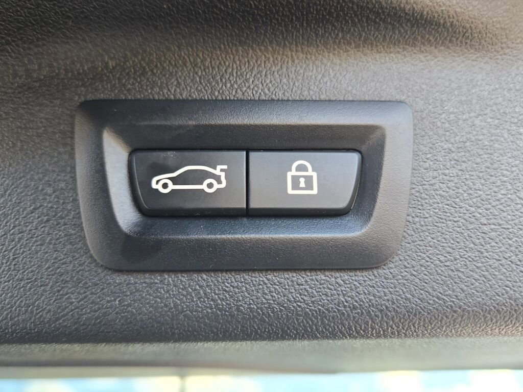 Used 2022 BMW X7 xDrive40i w/ M Sport Package image 34