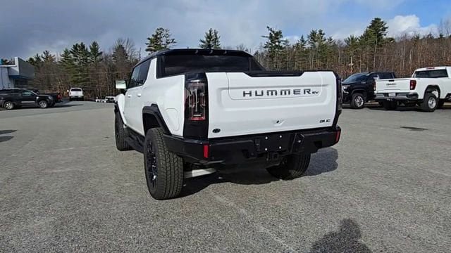 New 2026 GMC Hummer EV 4x4 Crew Cab image 7