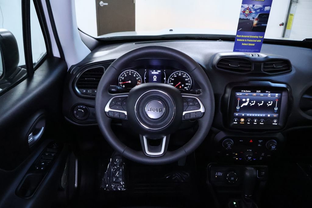 Used 2023 Jeep Renegade Latitude image 18