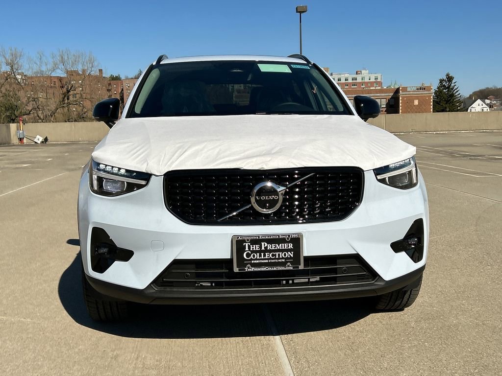 New 2026 Volvo XC40 B5 Plus w/ Climate Package AWD/4WD image 6