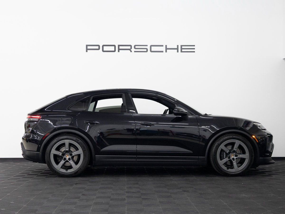 New 2025 Porsche Macan 4 Electric image 8