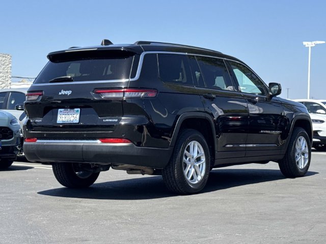 Used 2023 Jeep Grand Cherokee L Laredo AWD/4WD image 5