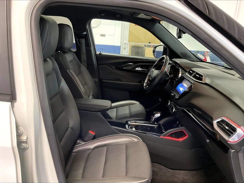 Used 2023 Chevrolet TrailBlazer RS w/ Sun and Liftgate Package AWD/4WD image 11