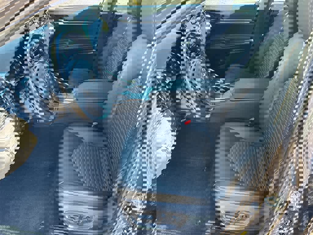 Used 2023 Toyota Camry SE image 10