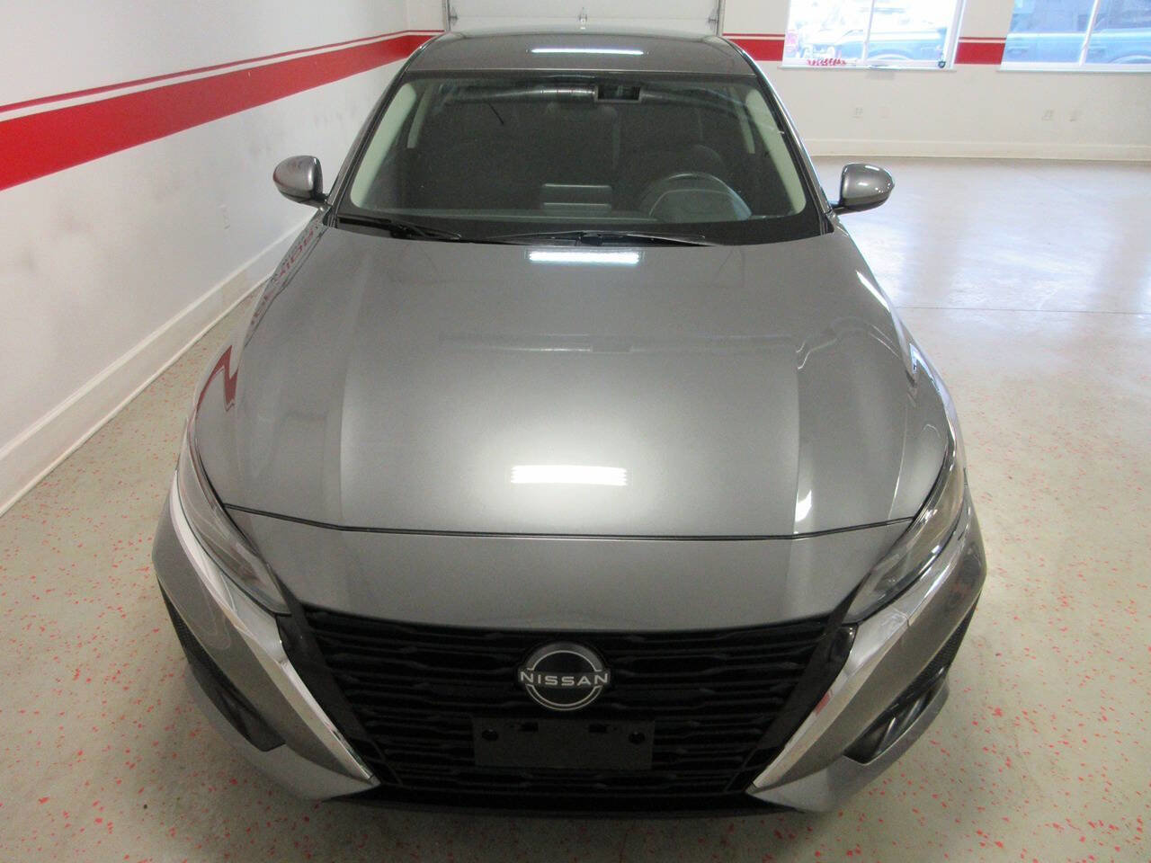 Used 2023 Nissan Altima 2.5 SV FWD image 10