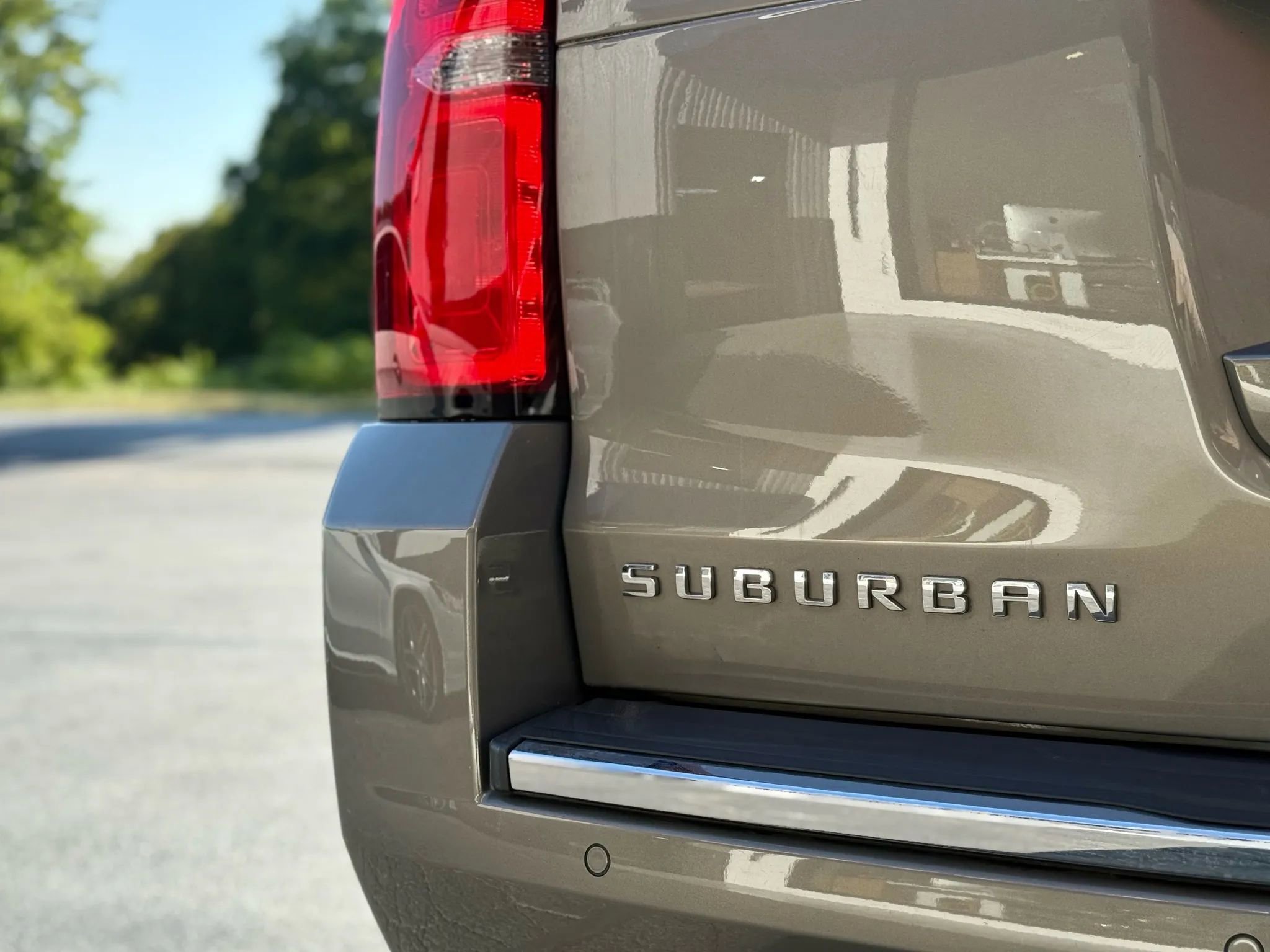 Used 2017 Chevrolet Suburban Premier image 41