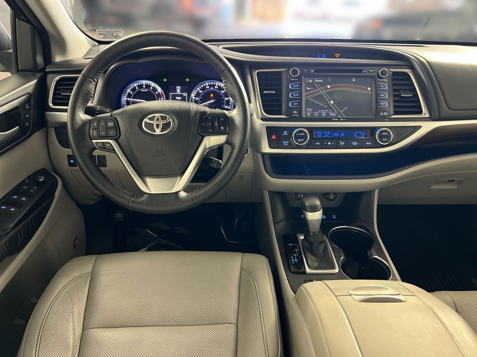 Used 2015 Toyota Highlander Limited AWD/4WD image 23