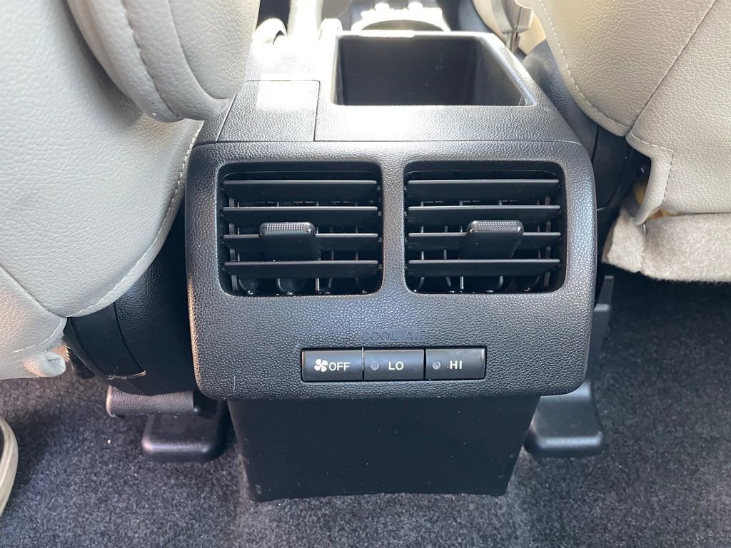 Used 2015 MAZDA MAZDA5 Grand Touring image 32