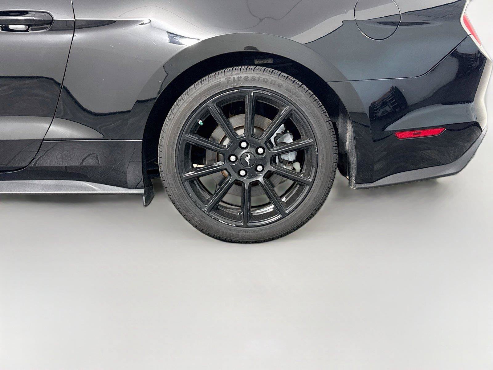 Used 2016 Ford Mustang GT Premium w/ Black Accent Package RWD image 29