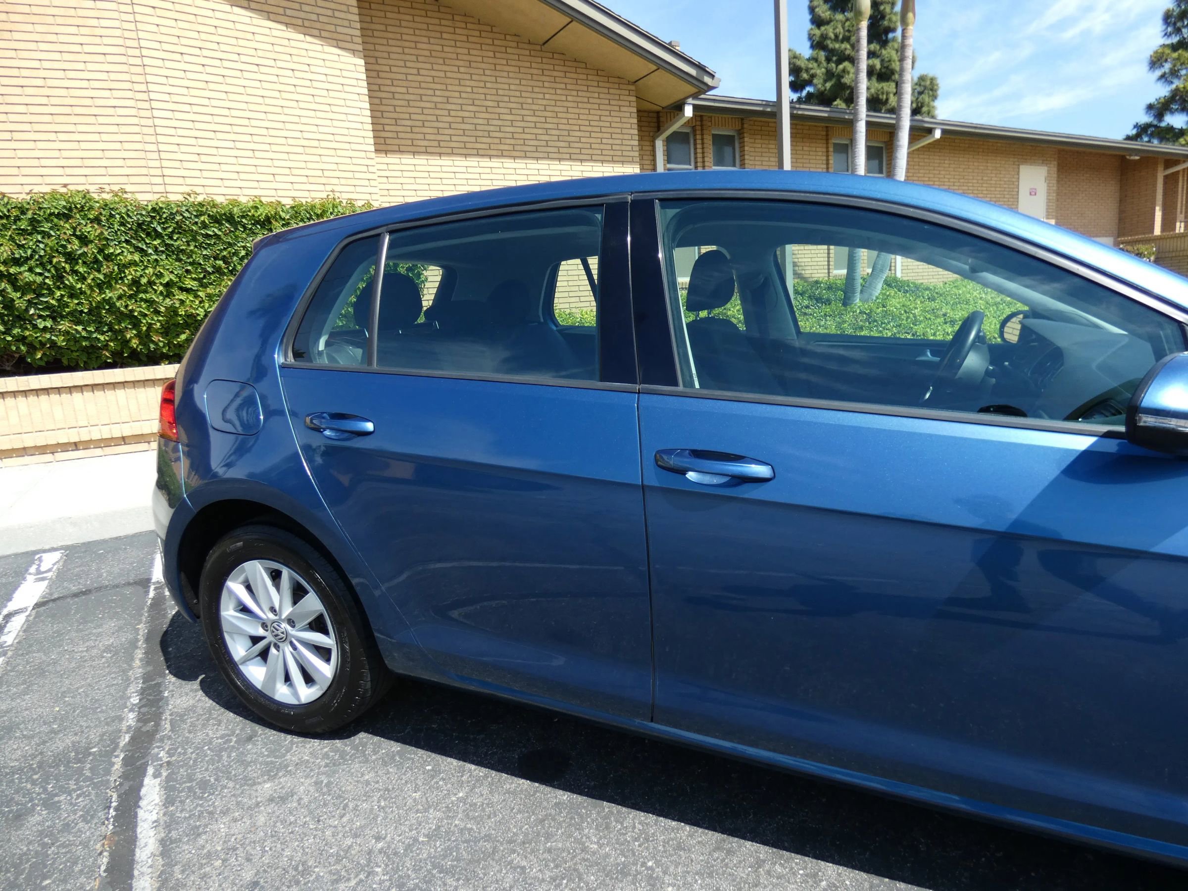 Used 2018 Volkswagen Golf S image 7