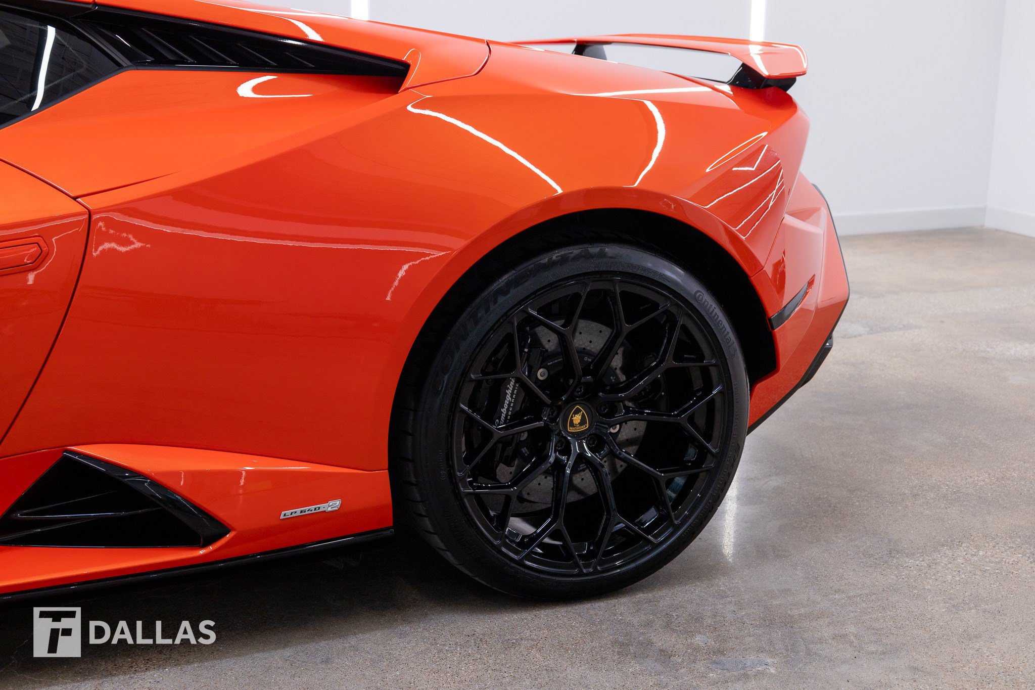Used 2023 Lamborghini Huracan Tecnica RWD image 4