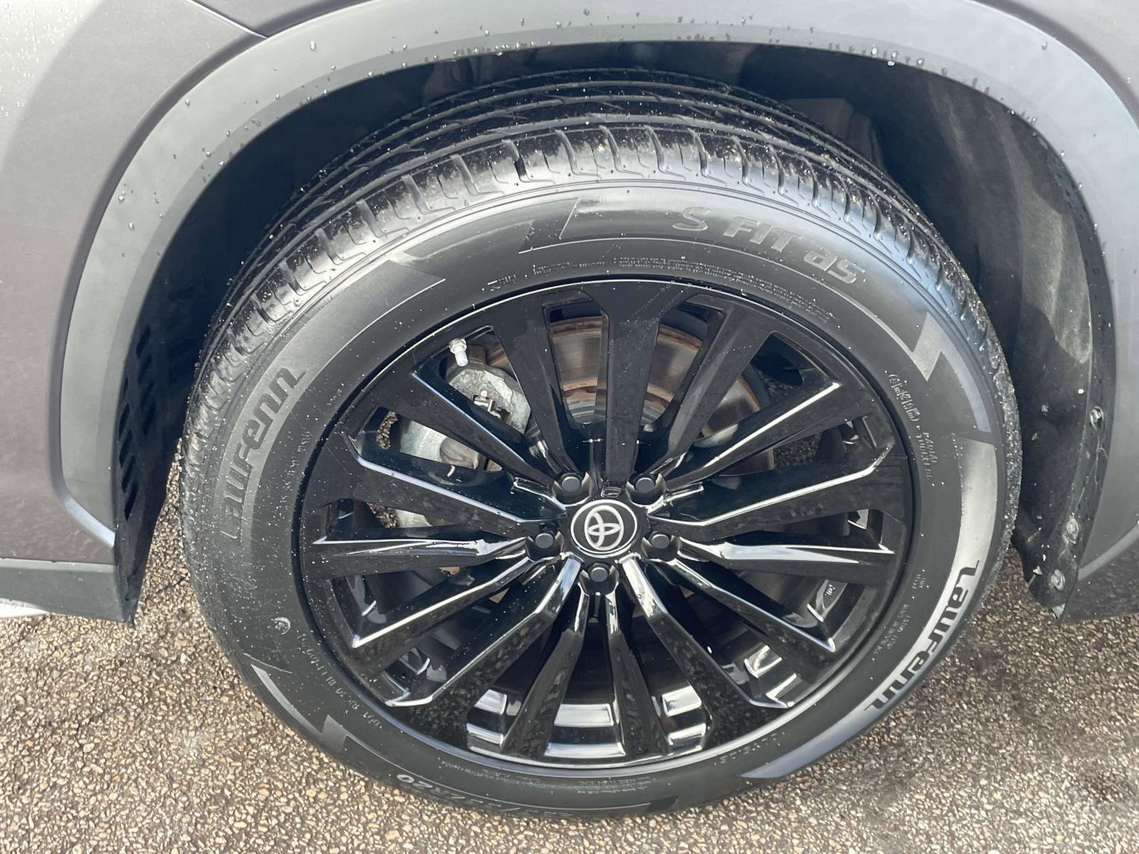 Used 2024 Toyota Highlander XSE image 20