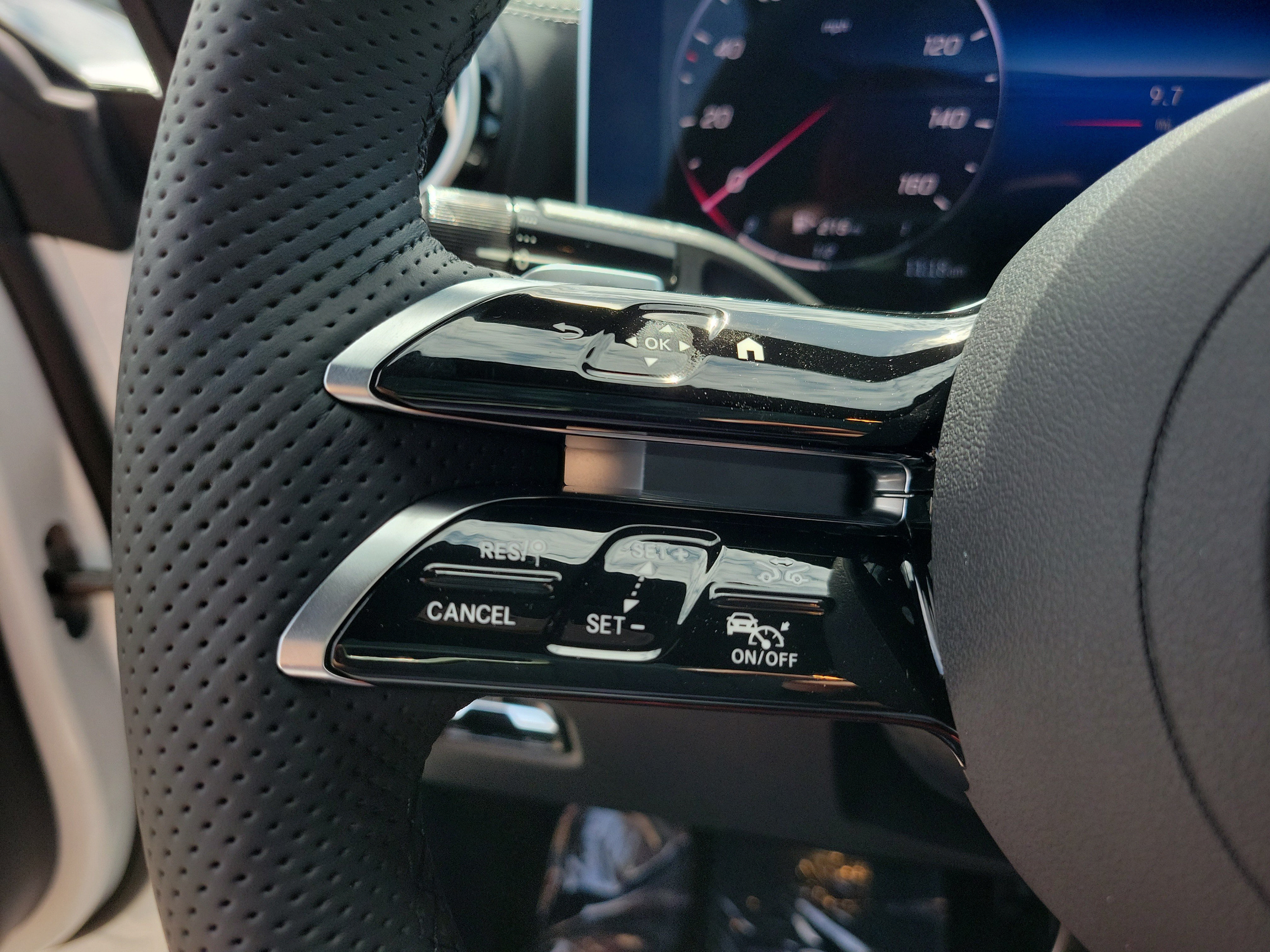 New 2026 Mercedes-Benz CLE 450 4MATIC Coupe image 17