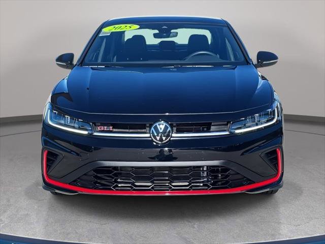 Used 2025 Volkswagen Jetta GLI Autobahn FWD image 3