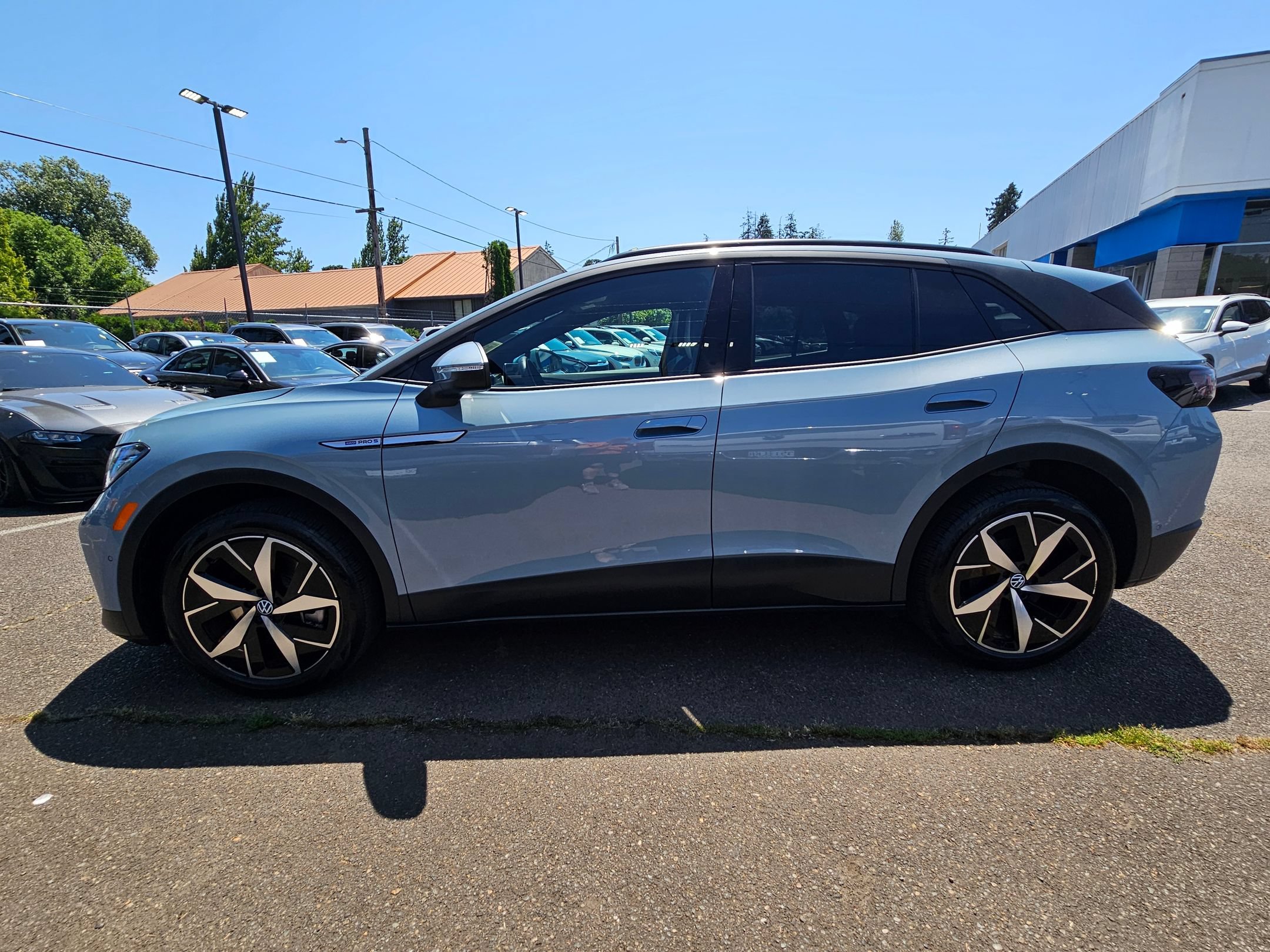 Used 2024 Volkswagen ID.4 Pro S AWD/4WD image 2