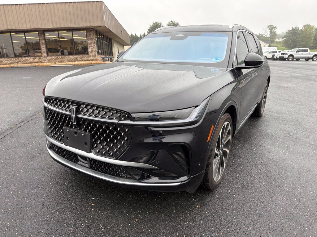 Certified 2024 Lincoln Nautilus Black Label AWD/4WD image 1