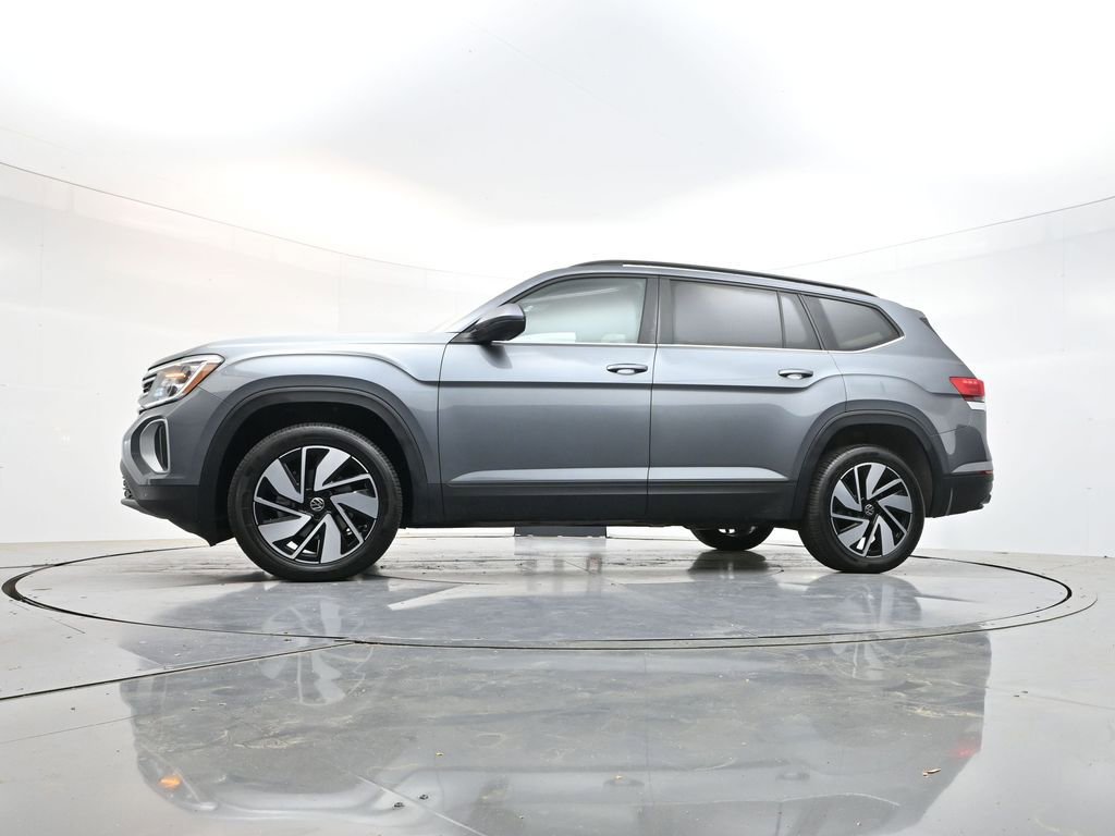 Used 2024 Volkswagen Atlas SE image 32