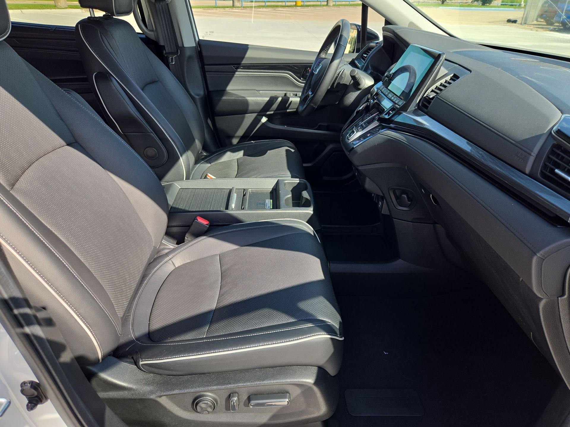 Certified 2024 Honda Odyssey Elite image 32