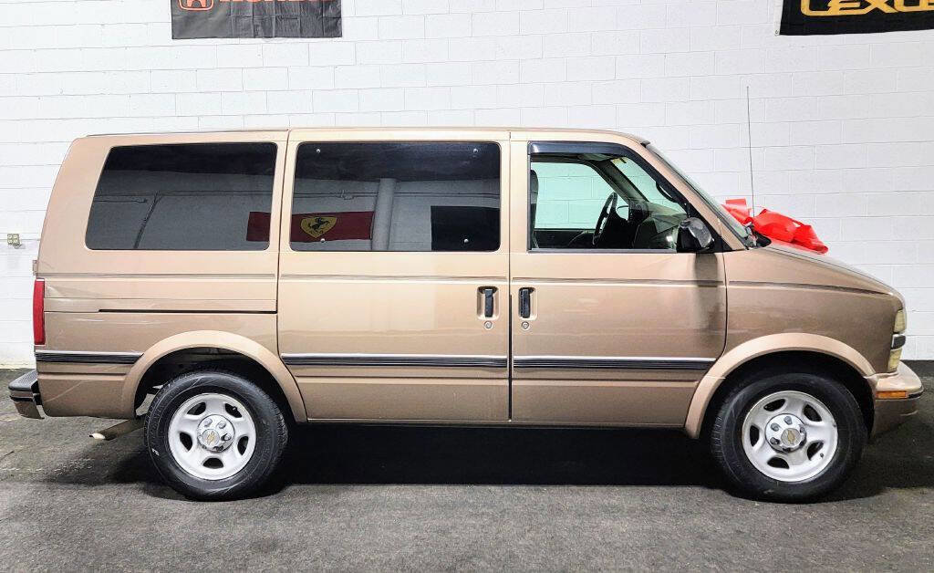 Used 2005 Chevrolet Astro Passenger image 5
