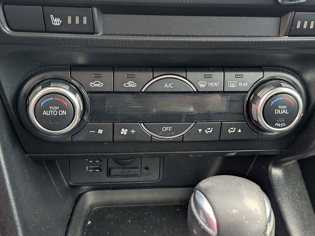 Used 2017 MAZDA MAZDA3 Touring image 27