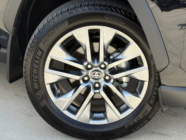 Used 2025 Toyota RAV4 XLE Premium image 2