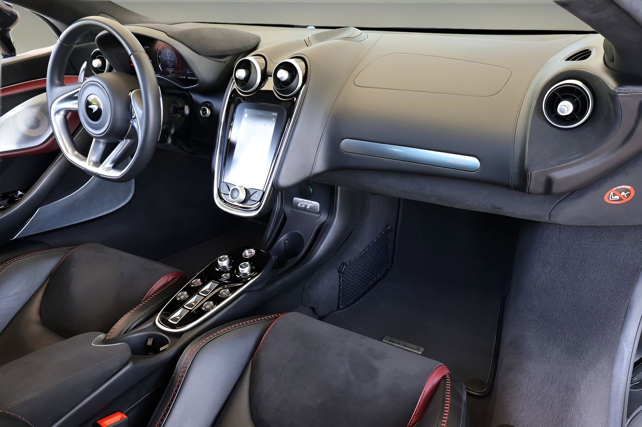 Used 2023 McLaren GT image 15