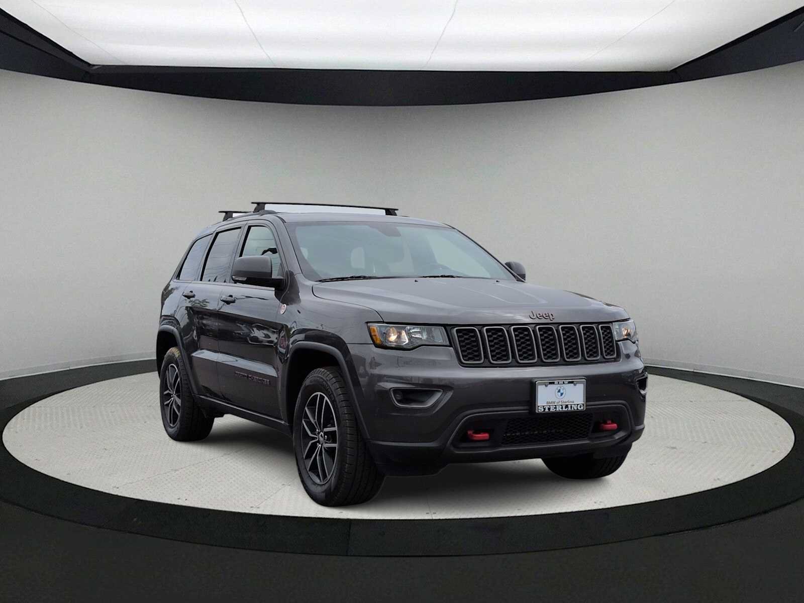 Used 2017 Jeep Grand Cherokee Trailhawk AWD/4WD image 2