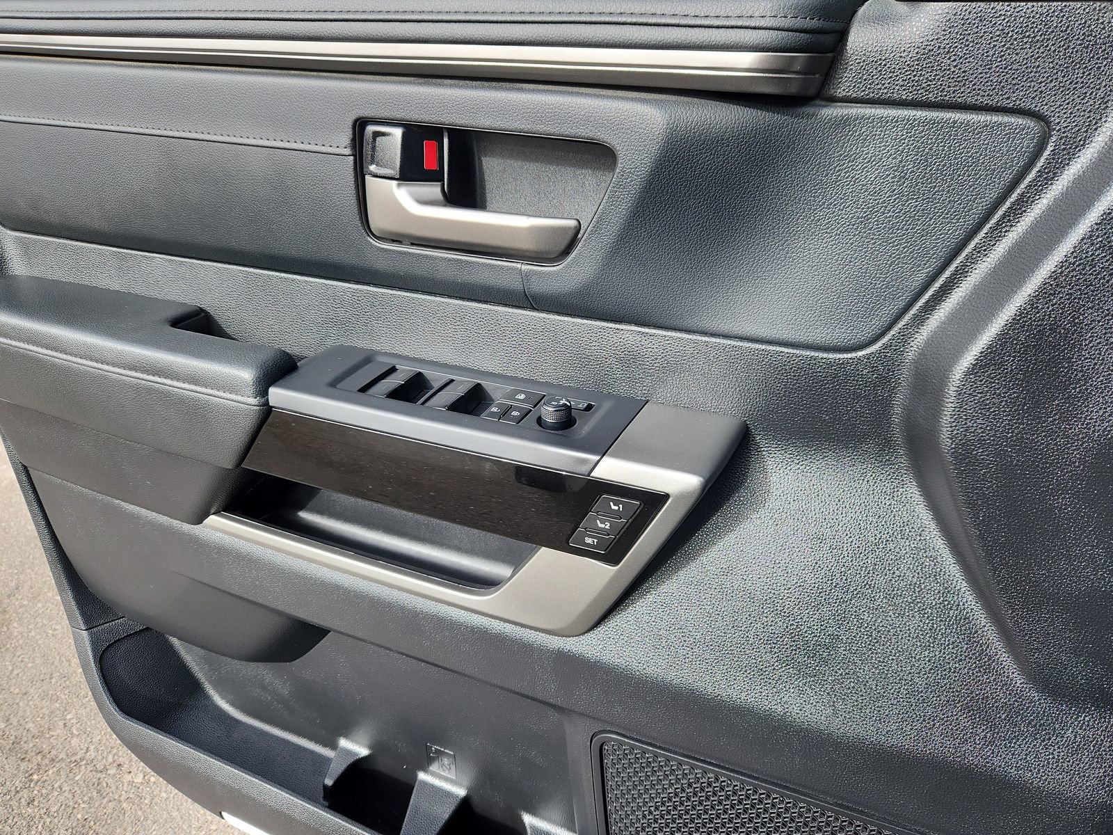 Used 2023 Toyota Tundra Limited image 6