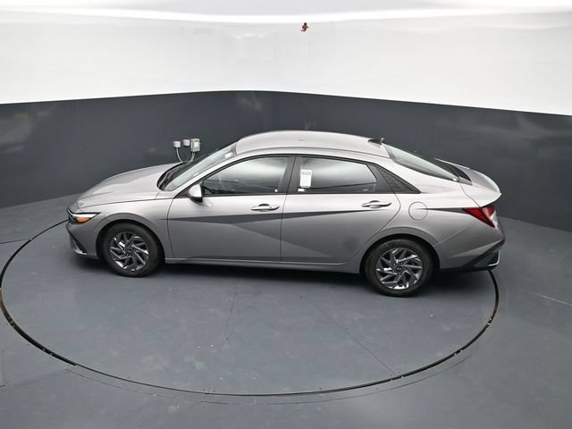 Used 2024 Hyundai Elantra SEL FWD image 48
