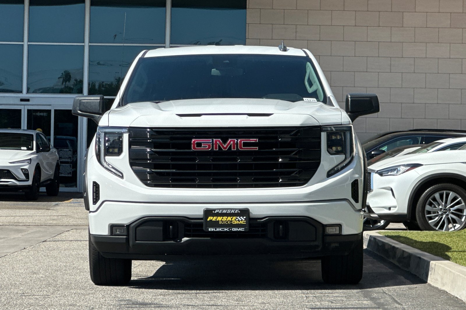 Used 2023 GMC Sierra 1500 Elevation AWD/4WD image 9