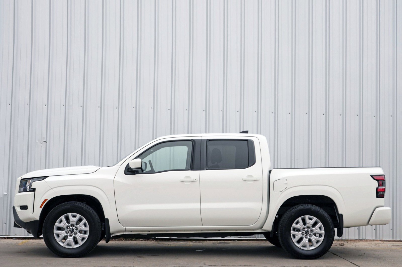 Used 2022 Nissan Frontier SV image 8