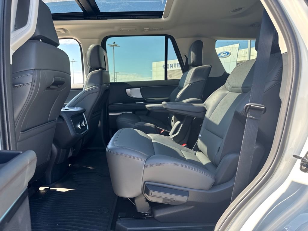 New 2025 Ford Expedition Active image 12
