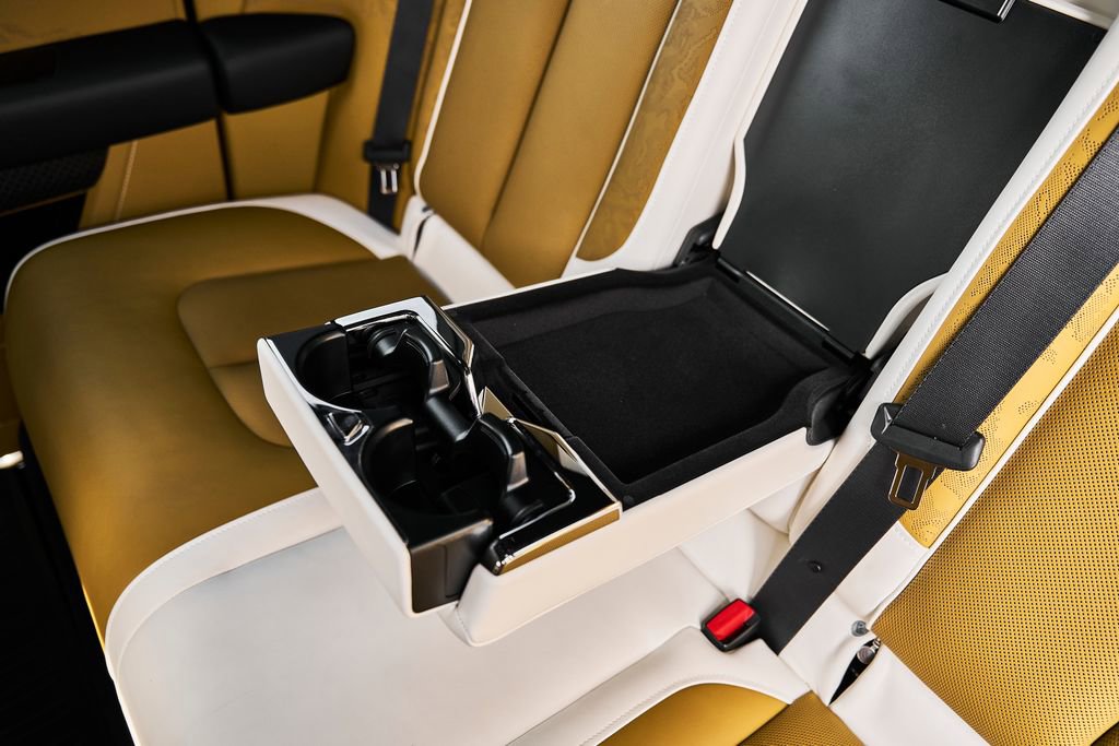 Used 2026 Rolls-Royce Cullinan Black Badge image 52