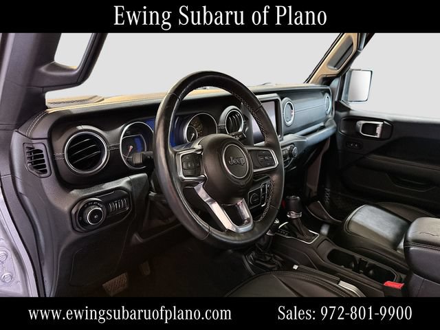 Used 2018 Jeep Wrangler Unlimited Sahara AWD/4WD image 9