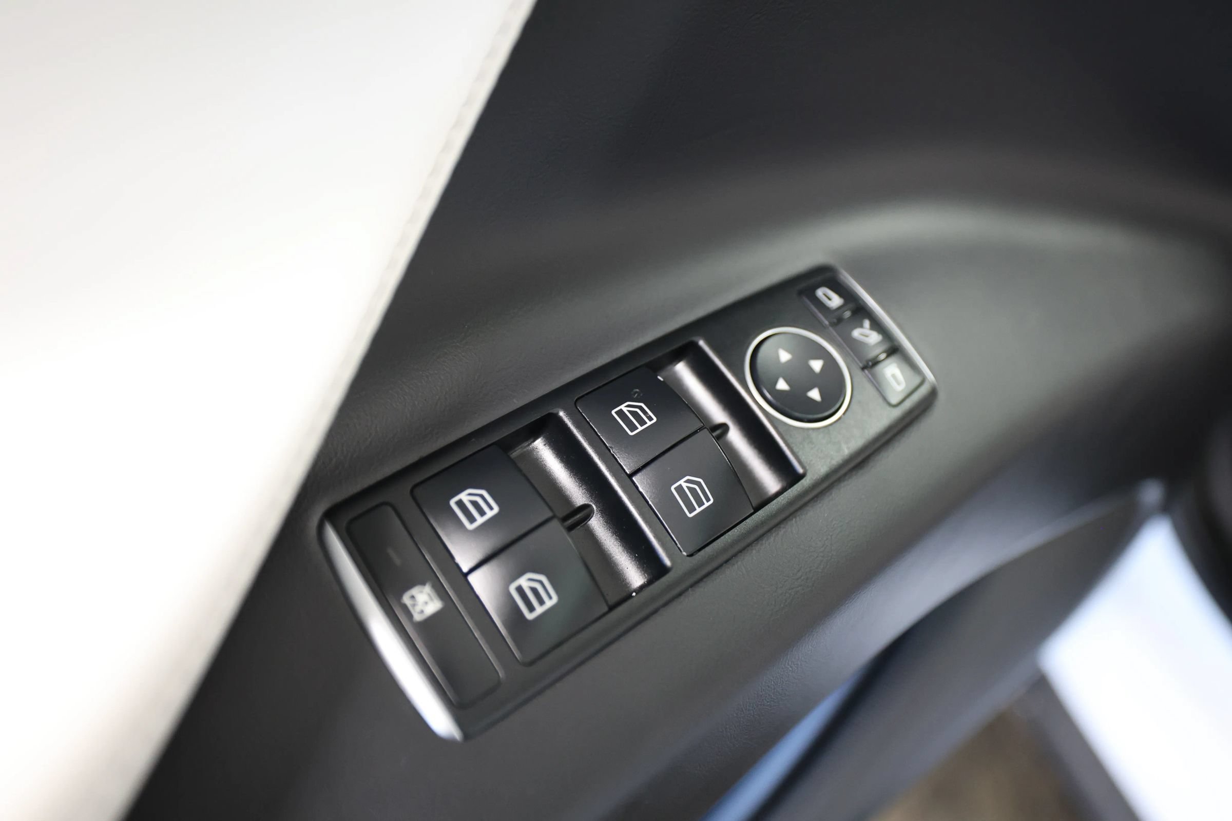 Used 2018 Tesla Model X P100D AWD/4WD image 25