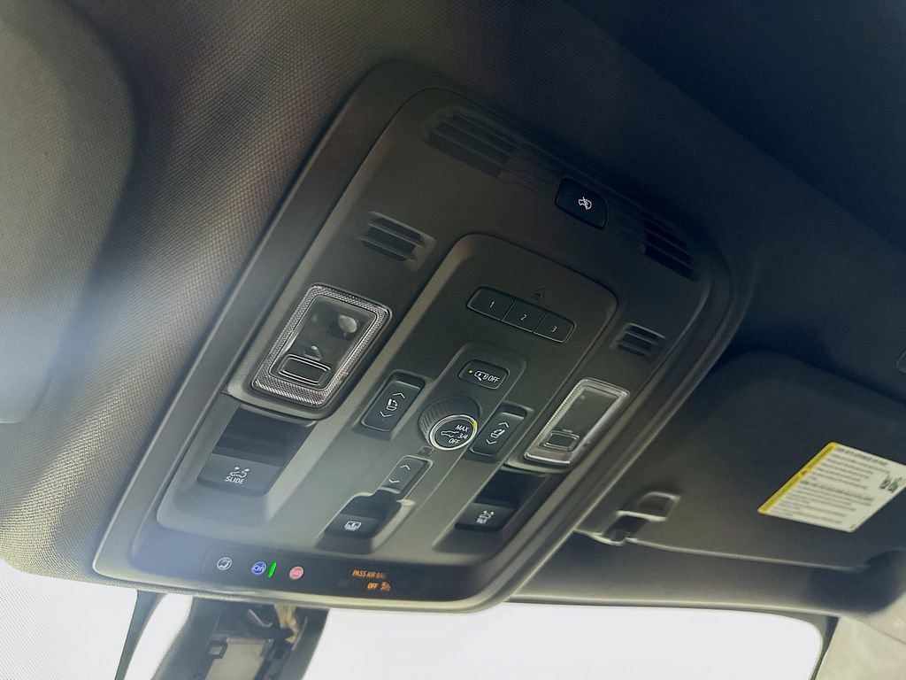 Used 2021 GMC Yukon XL Denali w/ Denali Premium Package image 35