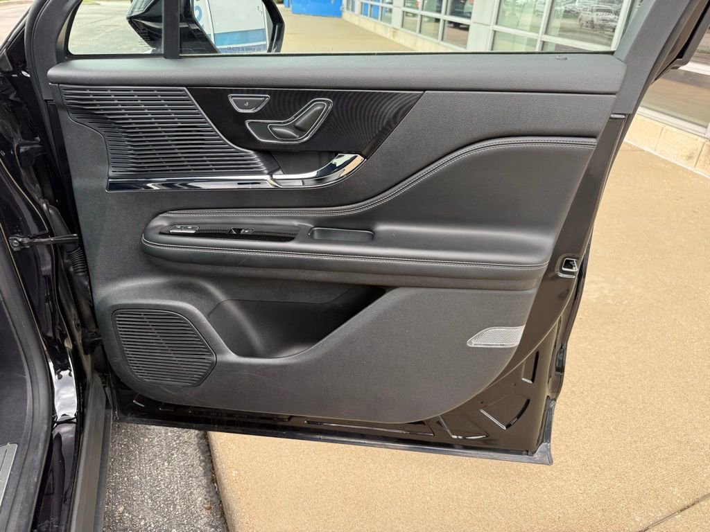 Used 2021 Lincoln Corsair AWD image 43