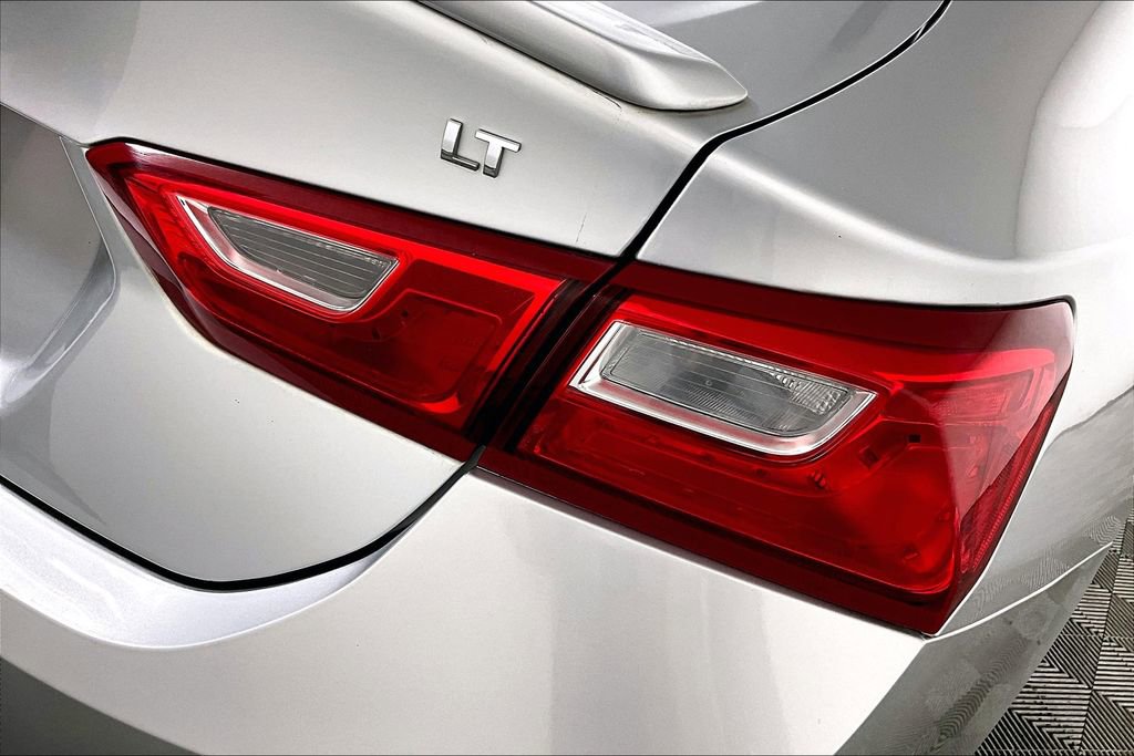 Used 2017 Chevrolet Malibu LT w/ Driver Confidence Package image 27