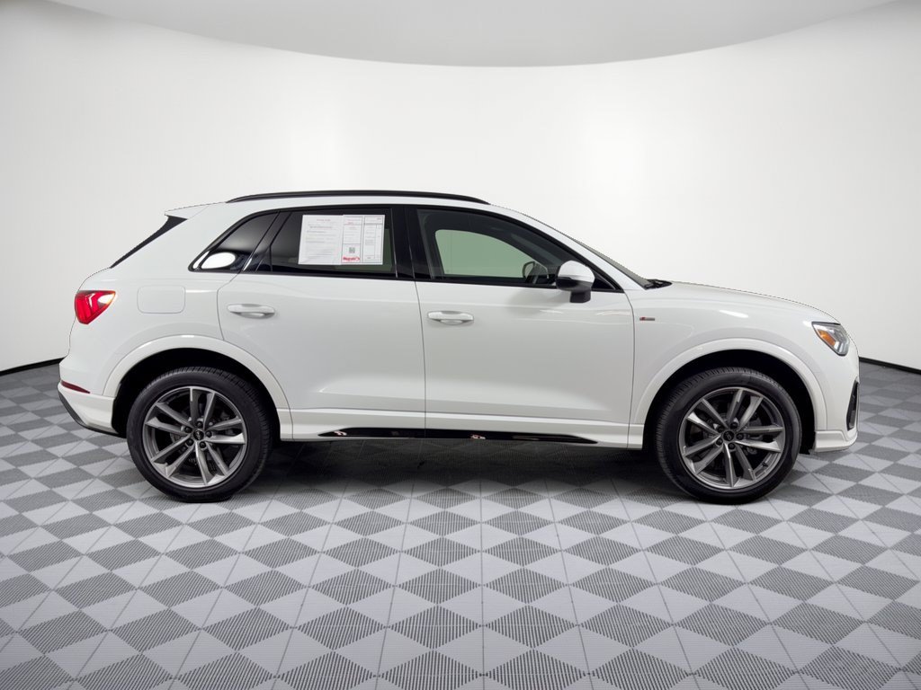 Certified 2025 Audi Q3 2.0T Premium w/ Convenience Package AWD/4WD image 8