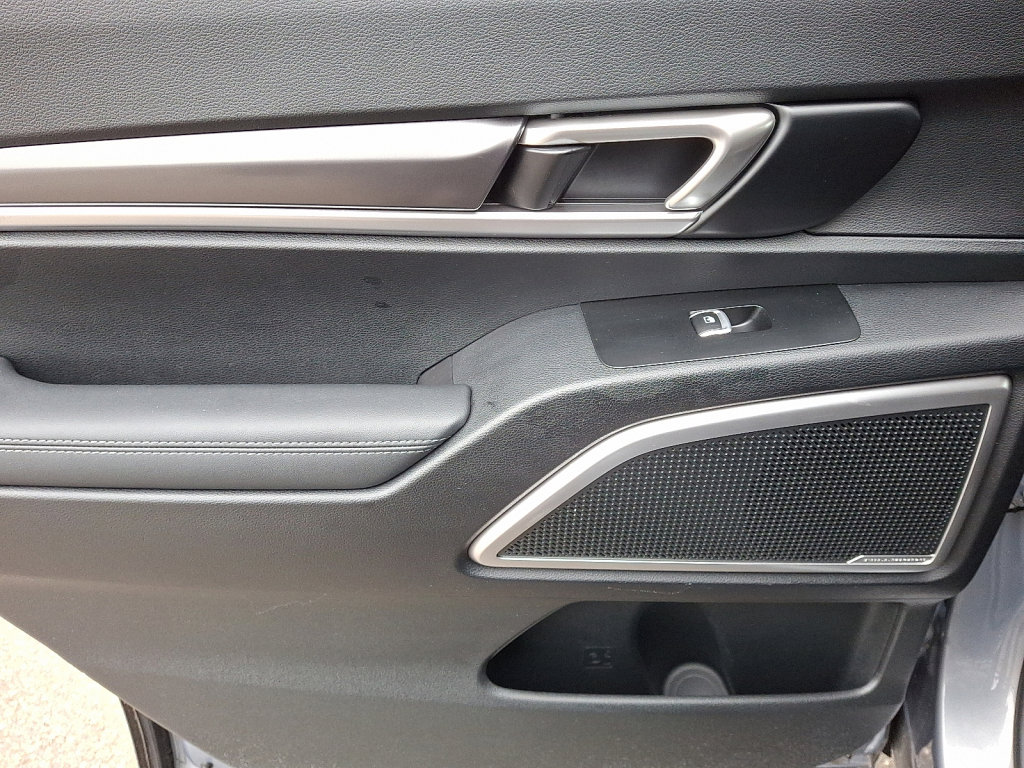 Used 2024 Kia Telluride LX image 18