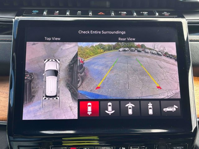 Used 2023 Jeep Grand Cherokee Summit AWD/4WD image 25