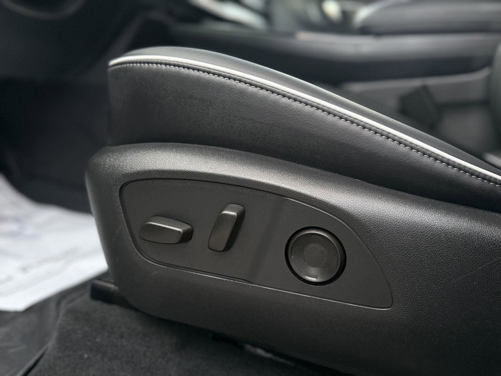 Certified 2025 Buick Enclave Preferred w/ Power Package image 16