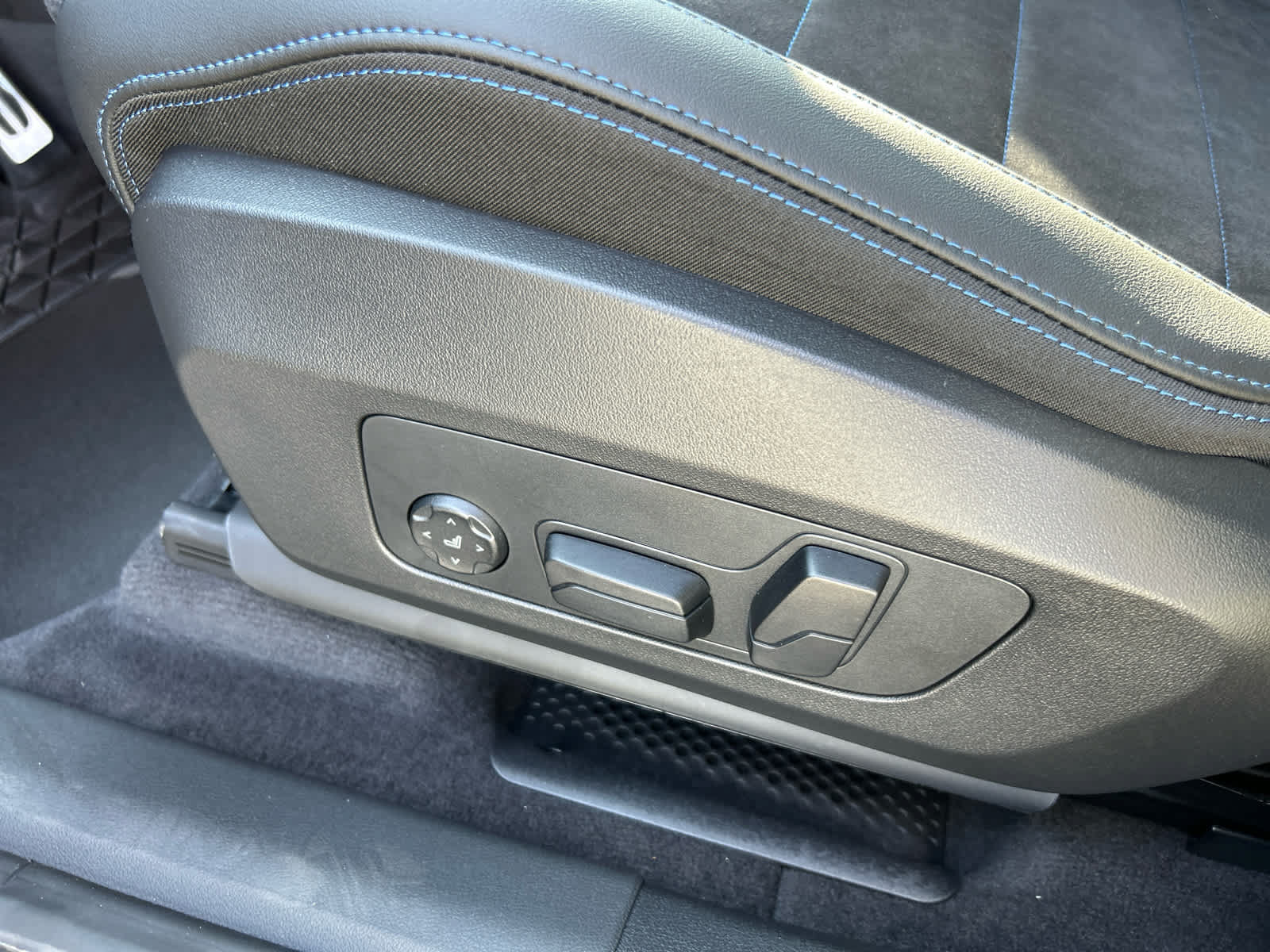 New 2025 BMW X1 M35i w/ Premium Package AWD/4WD image 23