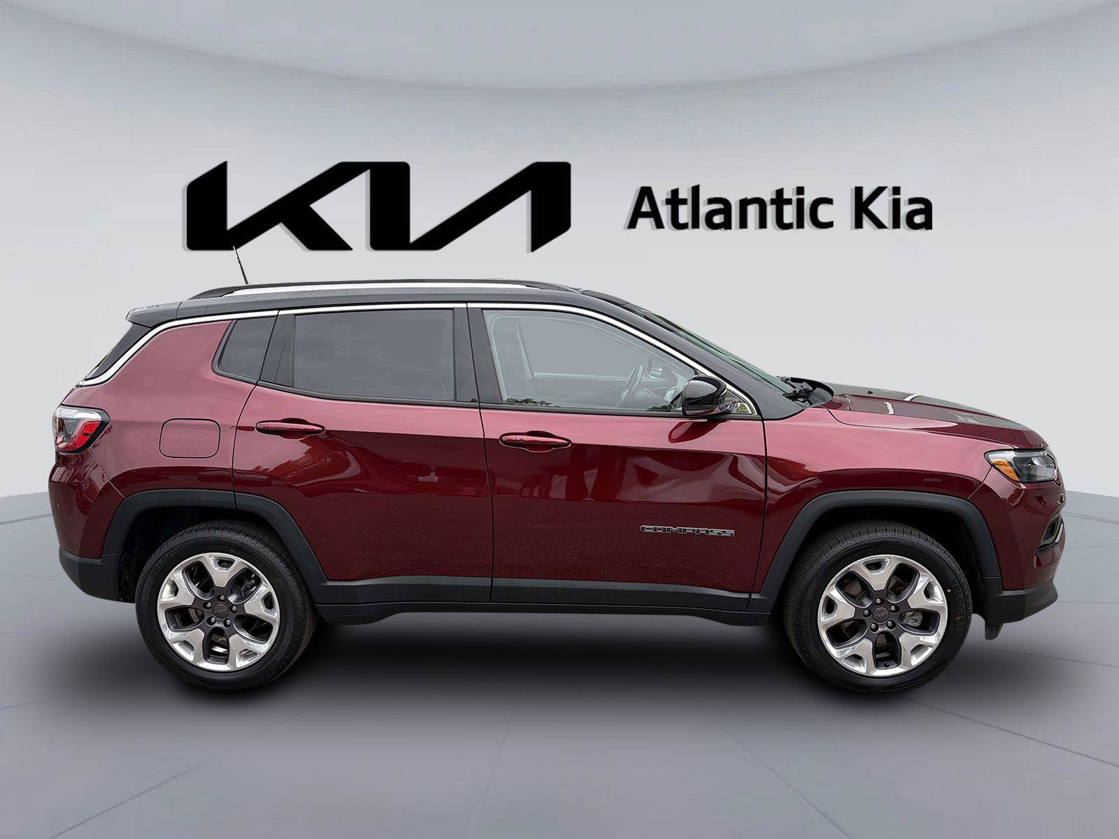 Used 2022 Jeep Compass Limited AWD/4WD image 5