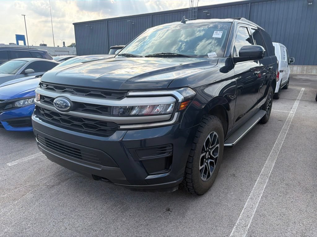 Used 2023 Ford Expedition XLT AWD/4WD image 1
