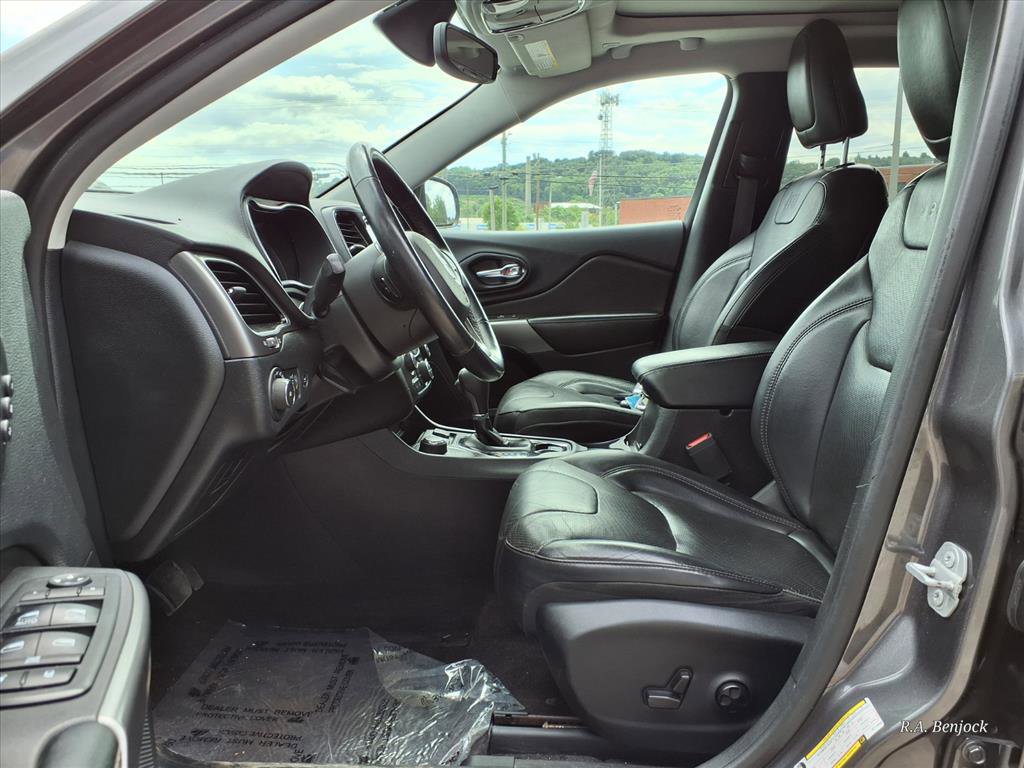 Used 2019 Jeep Cherokee Limited image 7